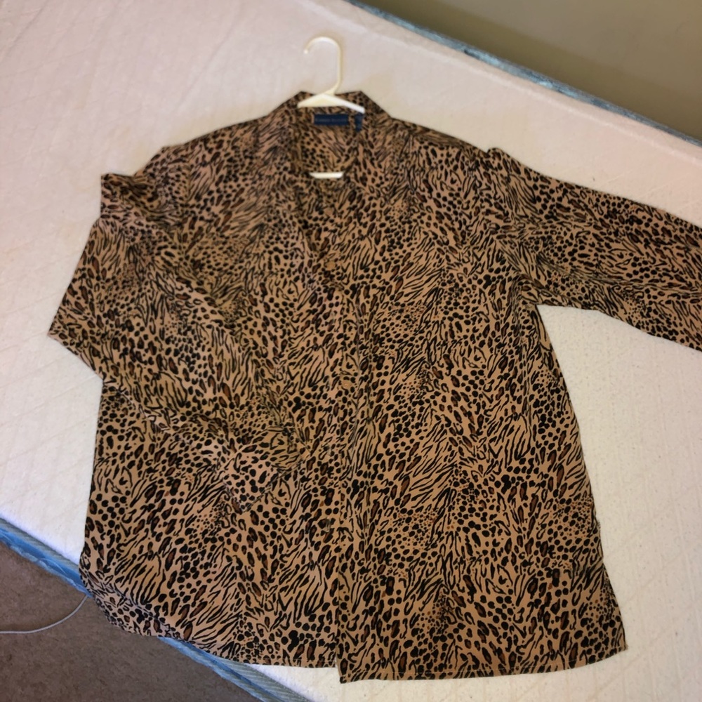 Women’s animal print blouse - Picture 2 of 4
